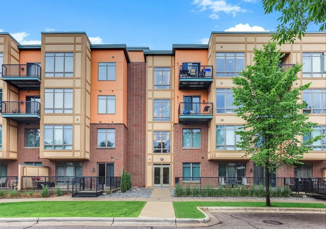 1070-grandview-ct-ne-411-columbia-heights-mn-55421/hzid_72e8babd