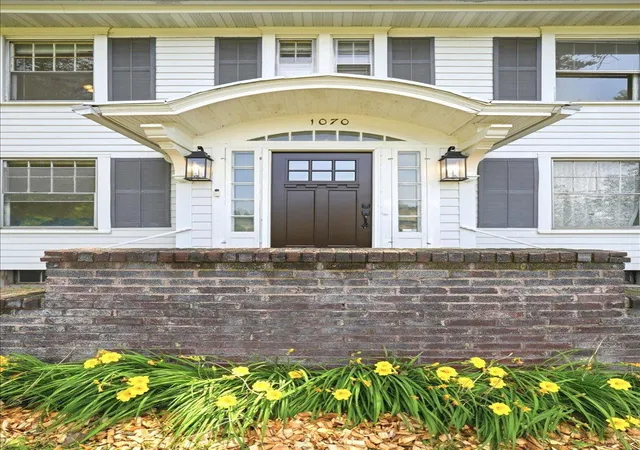 1070-bradley-st-saint-paul-mn-55130/hzid_7b84ad4b