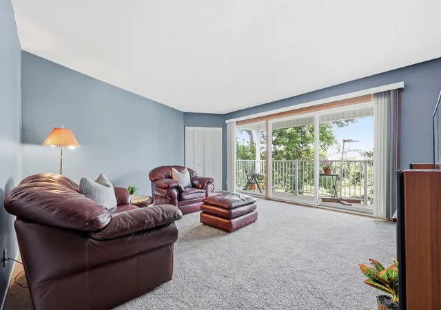 122-demont-ave-e-370-saint-paul-mn-55117/hzid_e1927eee