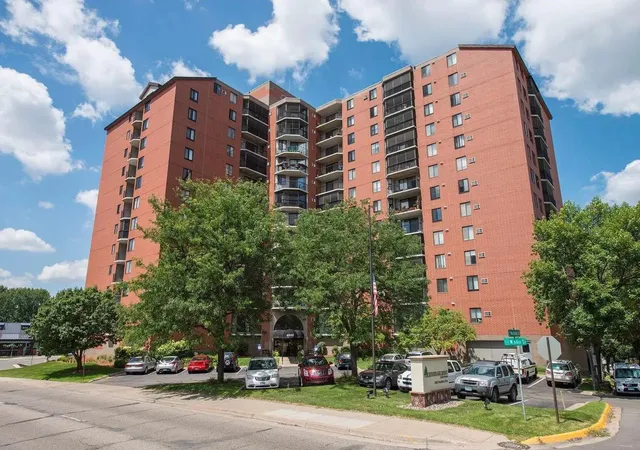 6500-woodlake-dr-313-richfield-mn-55423/hzid_cc5affa4