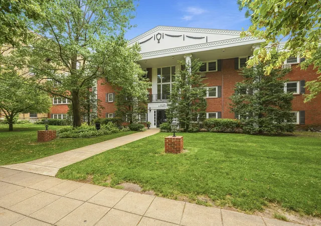 456-summit-ave-203-saint-paul-mn-55102/hzid_a198fbde
