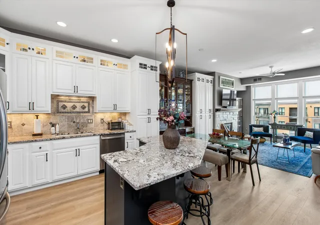 150-e-travelers-trl-420-burnsville-mn-55337/hzid_bdff1d32