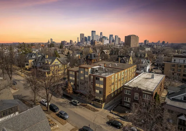 1901-emerson-ave-s-104-minneapolis-mn-55403/hzid_3c5d8bf5