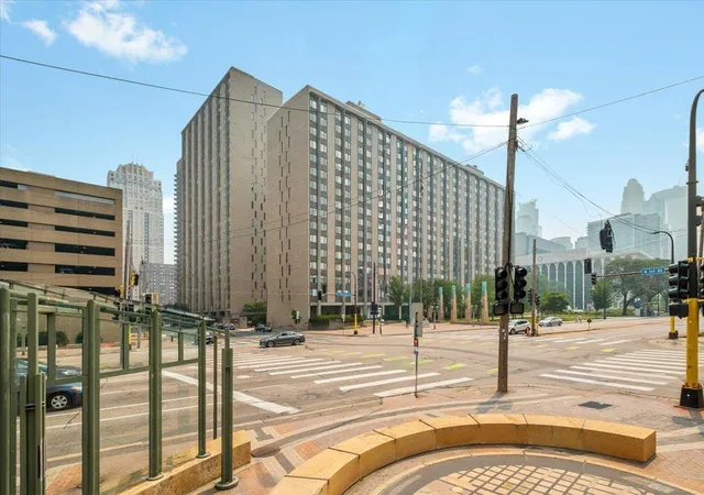 15-s-1st-street-a414-minneapolis-mn-55401/hzid_689c5e00