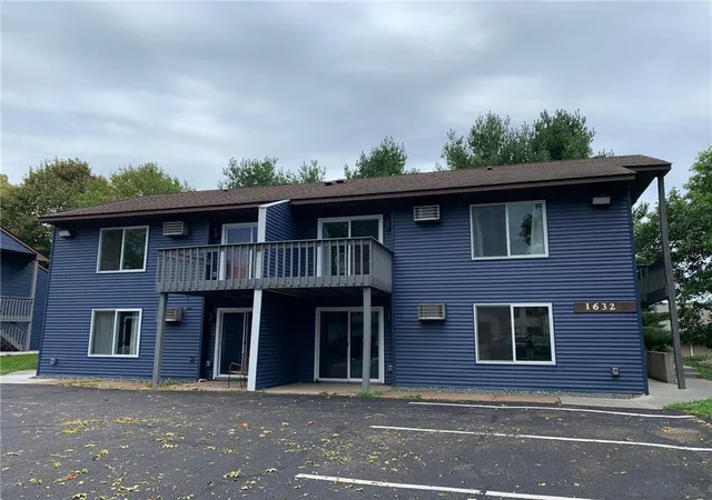 1632-pinewood-ln-hudson-wi-54016/hzid_9cedfe33