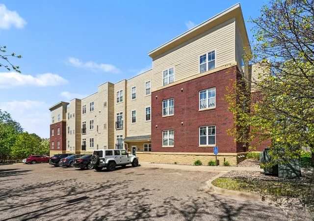 1776-maryland-ave-e-201-saint-paul-mn-55106/hzid_ec6370d0