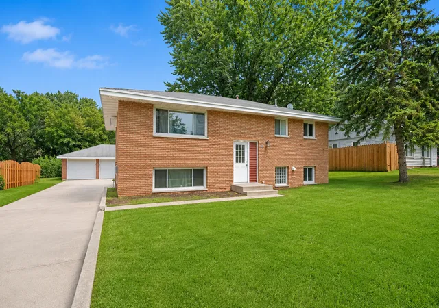 49-91st-lane-ne-minneapolis-mn-55434/hzid_c2017106