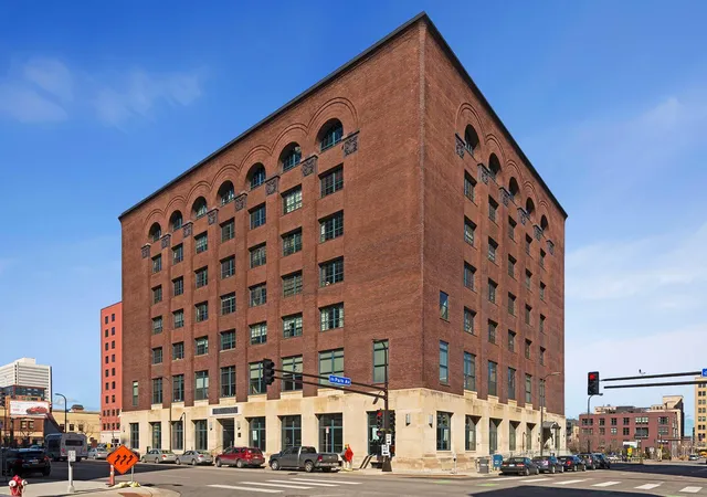 250-park-ave-404-minneapolis-mn-55415/hzid_a2c17130