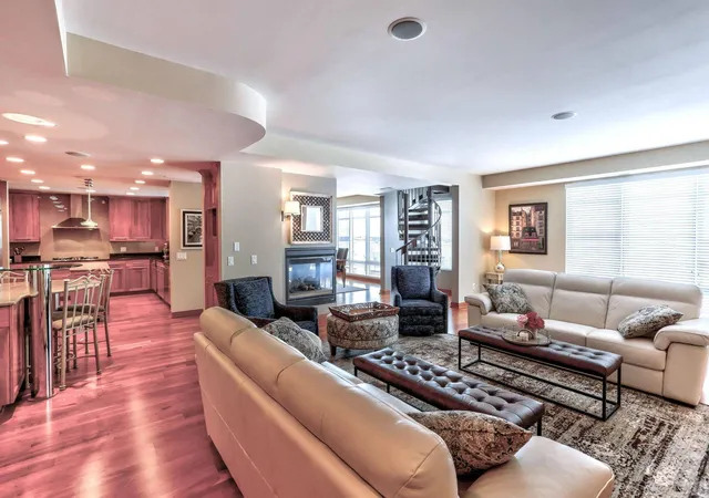 1070-grandview-ct-ne-406-minneapolis-mn-55421/hzid_76aada8a