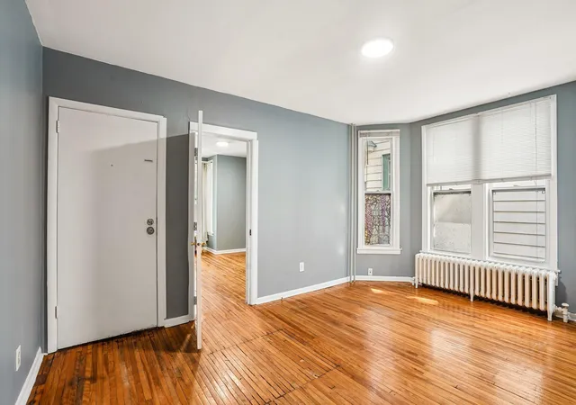 2644-dupont-ave-s-minneapolis-mn-55408/hzid_e04e04ba