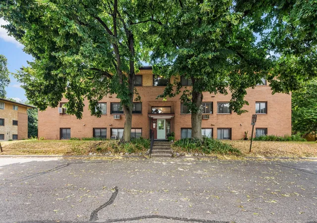 2365-unity-ave-n-minneapolis-mn-55422/hzid_a02d92db