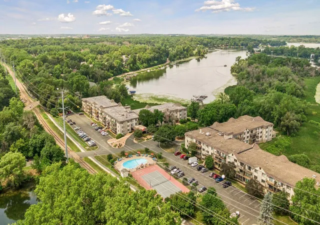 1304-w-medicine-lake-dr-320-minneapolis-mn-55441/hzid_a53713c7