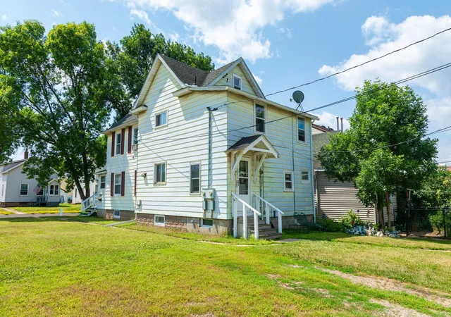 205-4th-street-n-virginia-mn-55792/hzid_4299661b