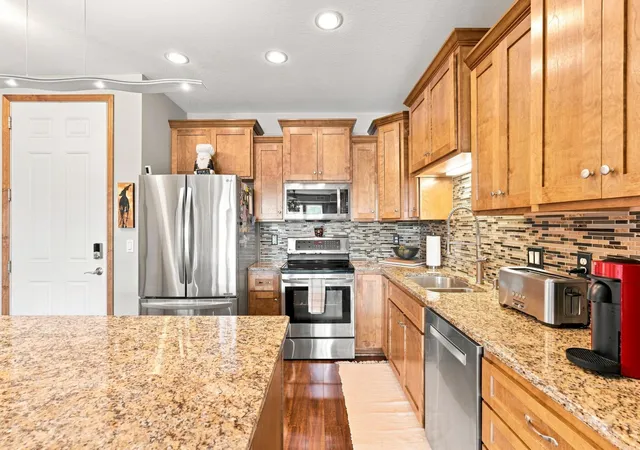 150-e-travelers-trl-323-burnsville-mn-55337/hzid_1b8703f7