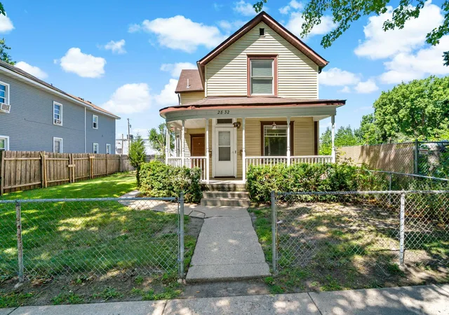 2832-27th-avenue-s-minneapolis-mn-55406/hzid_19e40003