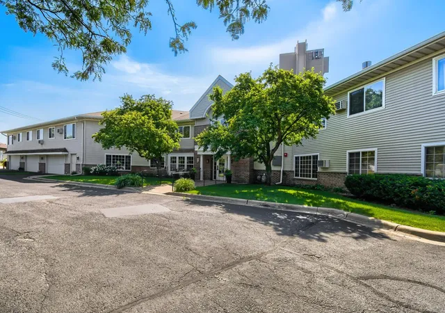 1729-6th-street-ne-9-minneapolis-mn-55413/hzid_778acb68