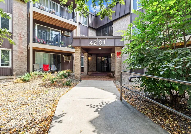4201-lakeside-ave-n-214-minneapolis-mn-55429/hzid_92c331ae