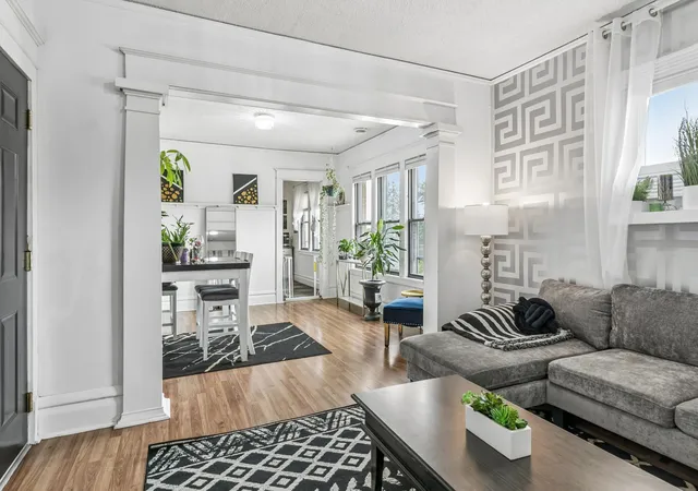 393-geranium-ave-e-saint-paul-mn-55130/hzid_37147600