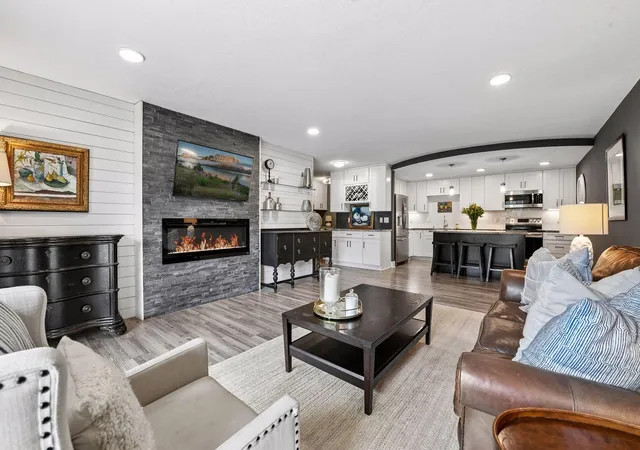 10411-cedar-lake-rd-217-minnetonka-mn-55305/hzid_95676fda