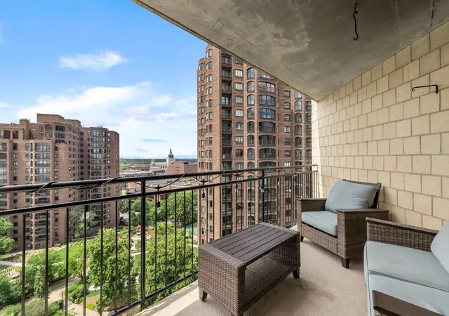 1225-lasalle-ave-1502-minneapolis-mn-55403/hzid_928b1bee