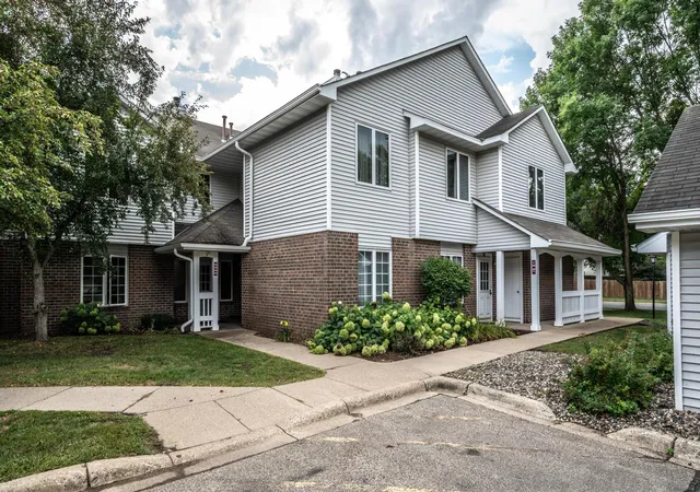3590-blue-jay-way-201-saint-paul-mn-55123/hzid_52cc4991