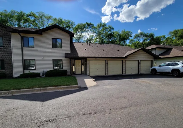 2920-mounds-view-blvd-saint-paul-mn-55112/hzid_336a0e19