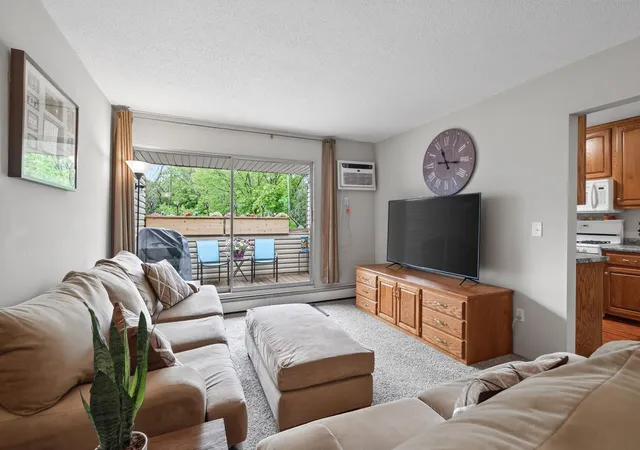 10840-rockford-rd-308-minneapolis-mn-55442/hzid_2a8d6fb0