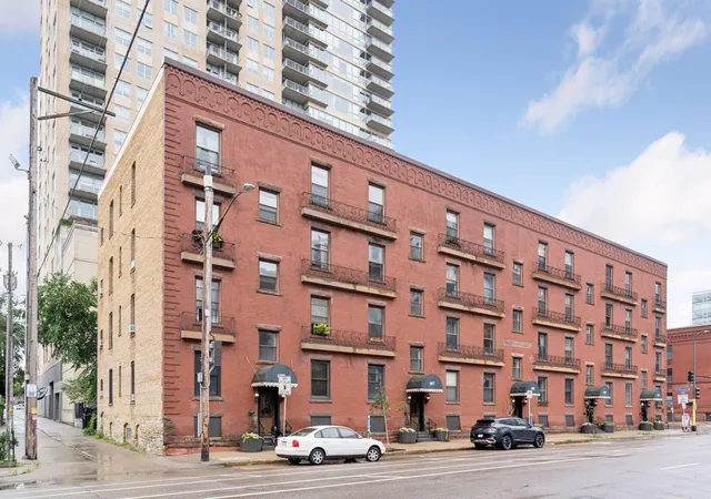 601-s-9th-st-3-minneapolis-mn-55404/hzid_2e18893d