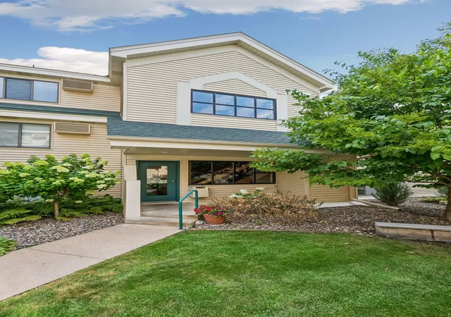 7605-edinborough-wy-6119-edina-mn-55435/hzid_4722bd52