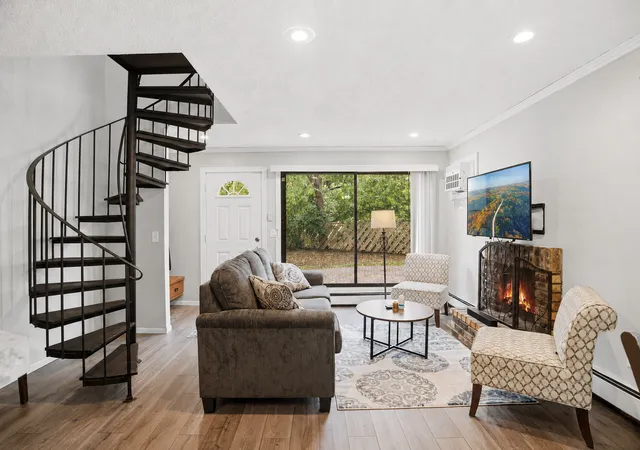 7248-72nd-lane-n-minneapolis-mn-55428/hzid_156b18ec