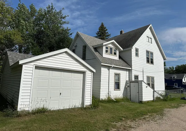 415-1st-street-e-thief-river-falls-mn-56701/hzid_5d7eb58e