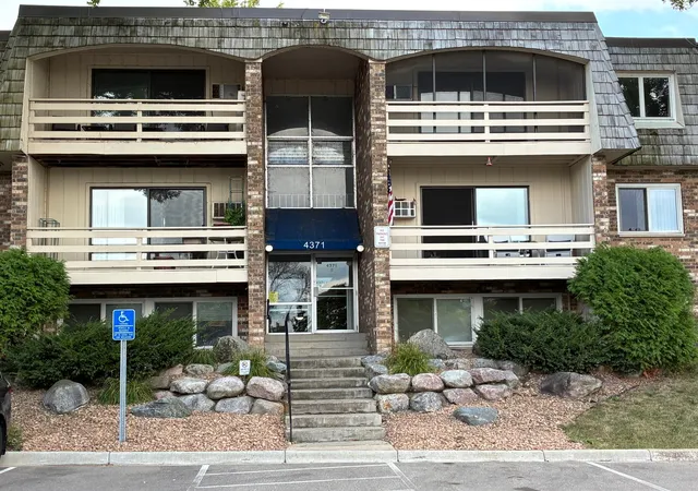 4371-wilshire-blvd-305-mound-mn-55364/hzid_867f5eec