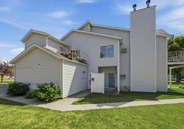 2807-32nd-street-s-moorhead-mn-56560/hzid_1b001320