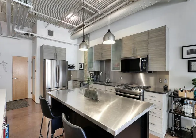 225-9th-street-e-107-saint-paul-mn-55101/hzid_5993ee0c