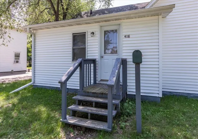408-18th-avenue-e-menomonie-wi-54751/hzid_84f77a32