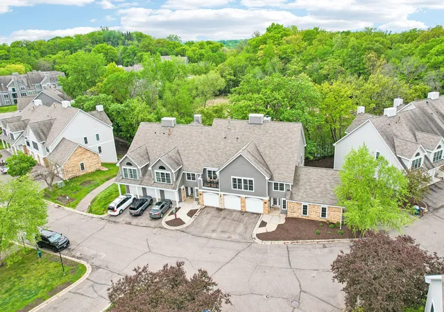 6030-chasewood-pkwy-201-hopkins-mn-55343/hzid_40f34a5e