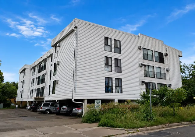 925-30th-avenue-s-206-minneapolis-mn-55406/hzid_c1b08377