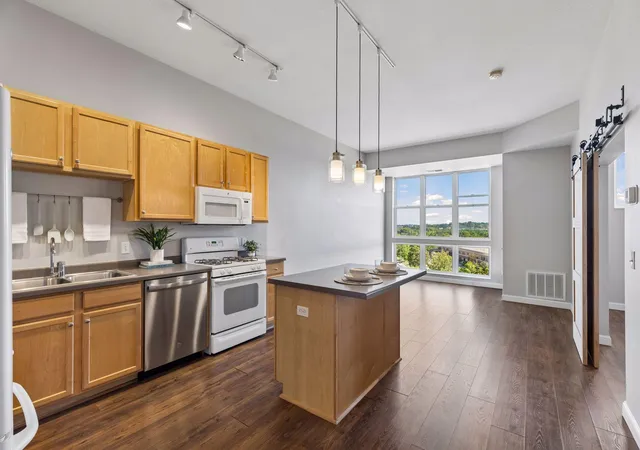 2650-university-ave-w-523-saint-paul-mn-55114/hzid_62aaeeed