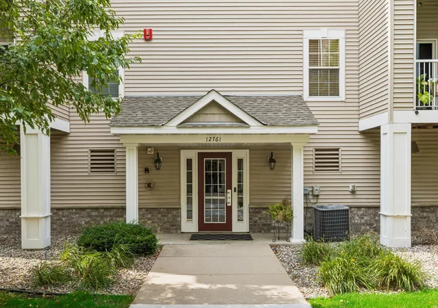 12761-collegeview-dr-207-eden-prairie-mn-55347/hzid_2345e428