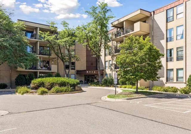 6710-vernon-ave-s-410-edina-mn-55436/hzid_b0e8b7c3