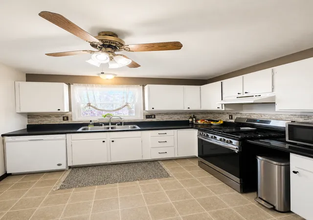 144-e-rose-st-owatonna-mn-55060/hzid_631b0a2e