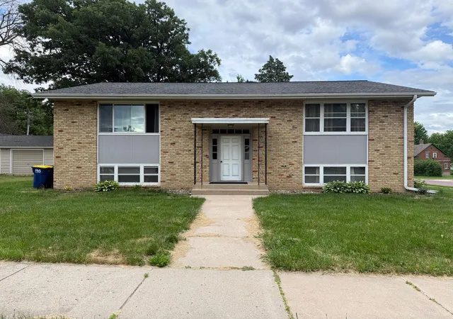 305-n-van-buren-ave-springfield-mn-56087/hzid_7f6d7021