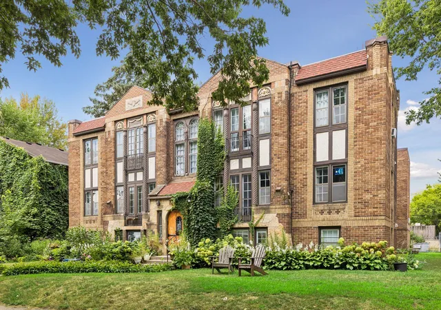 3948-1st-avenue-s-201-minneapolis-mn-55409/hzid_7cb24e28