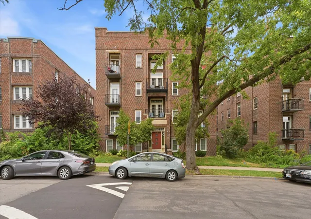 1216-powderhorn-ter-33-minneapolis-mn-55407/hzid_f142eeb7