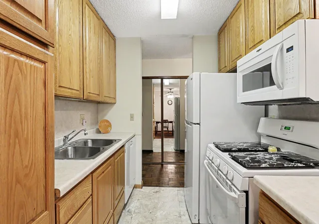 4201-lakeside-ave-n-307-minneapolis-mn-55429/hzid_8c752e74