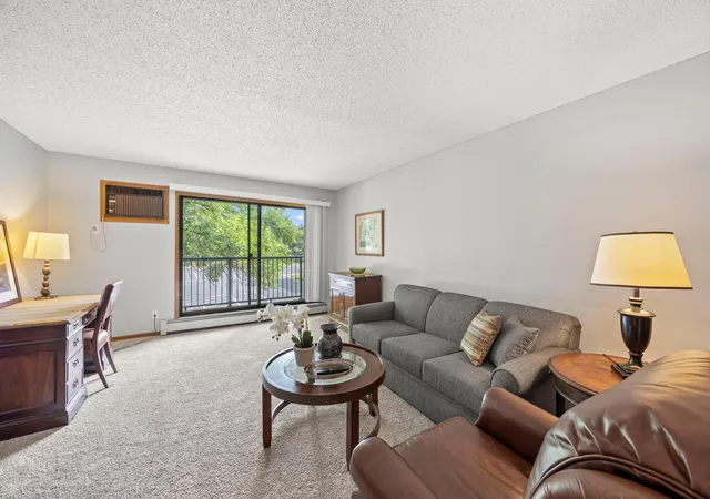 4-pine-tree-dr-218-arden-hills-mn-55112/hzid_5e9e1424