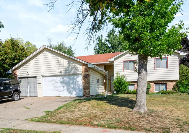 2824-79th-avenue-n-minneapolis-mn-55444/hzid_4d9ca563