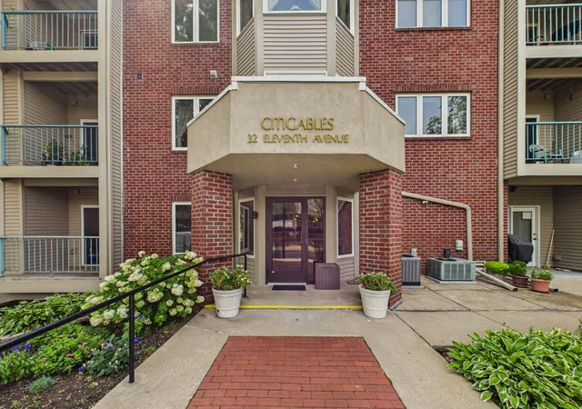32-11th-avenue-s-216-hopkins-mn-55343/hzid_edb47db4