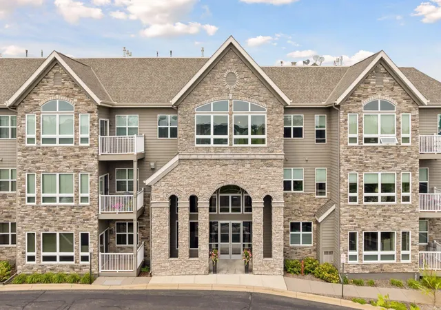2670-kelley-pkwy-103-long-lake-mn-55356/hzid_51436245