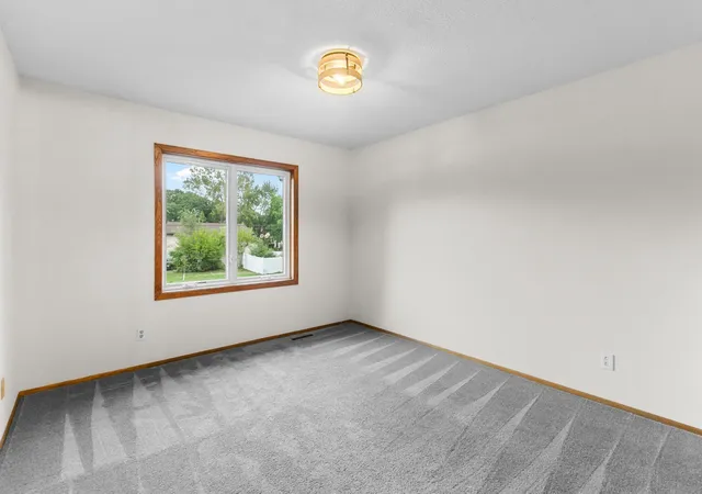 212-transit-ave-saint-paul-mn-55113/hzid_b963d747